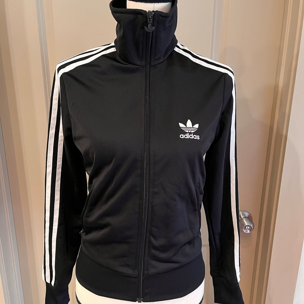 Adidas track suit. Size Small. Excellent condition.